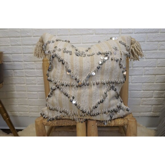 Vintage Moroccan Handira Pillow Cover: Berber Wedding Blanket Cushion 03YS00396 - Picture 4 of 10